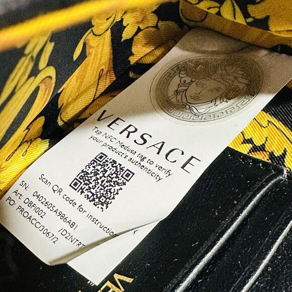 NWT Versace Virtus Mini Black Quilted Leather Crossbody Bag with Gold Chain - Picture 9 of 15